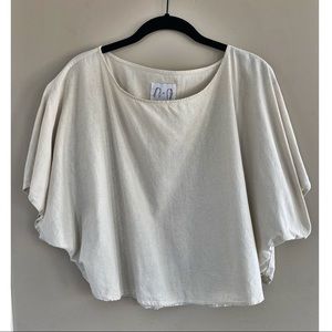 Jamie + the Jones - The blank canvas top in olive